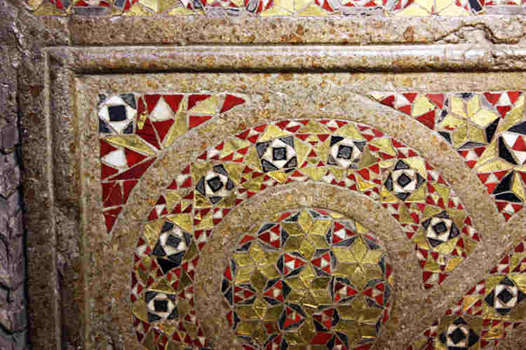 Elaborate mosaic patterns on Henry III's tomb