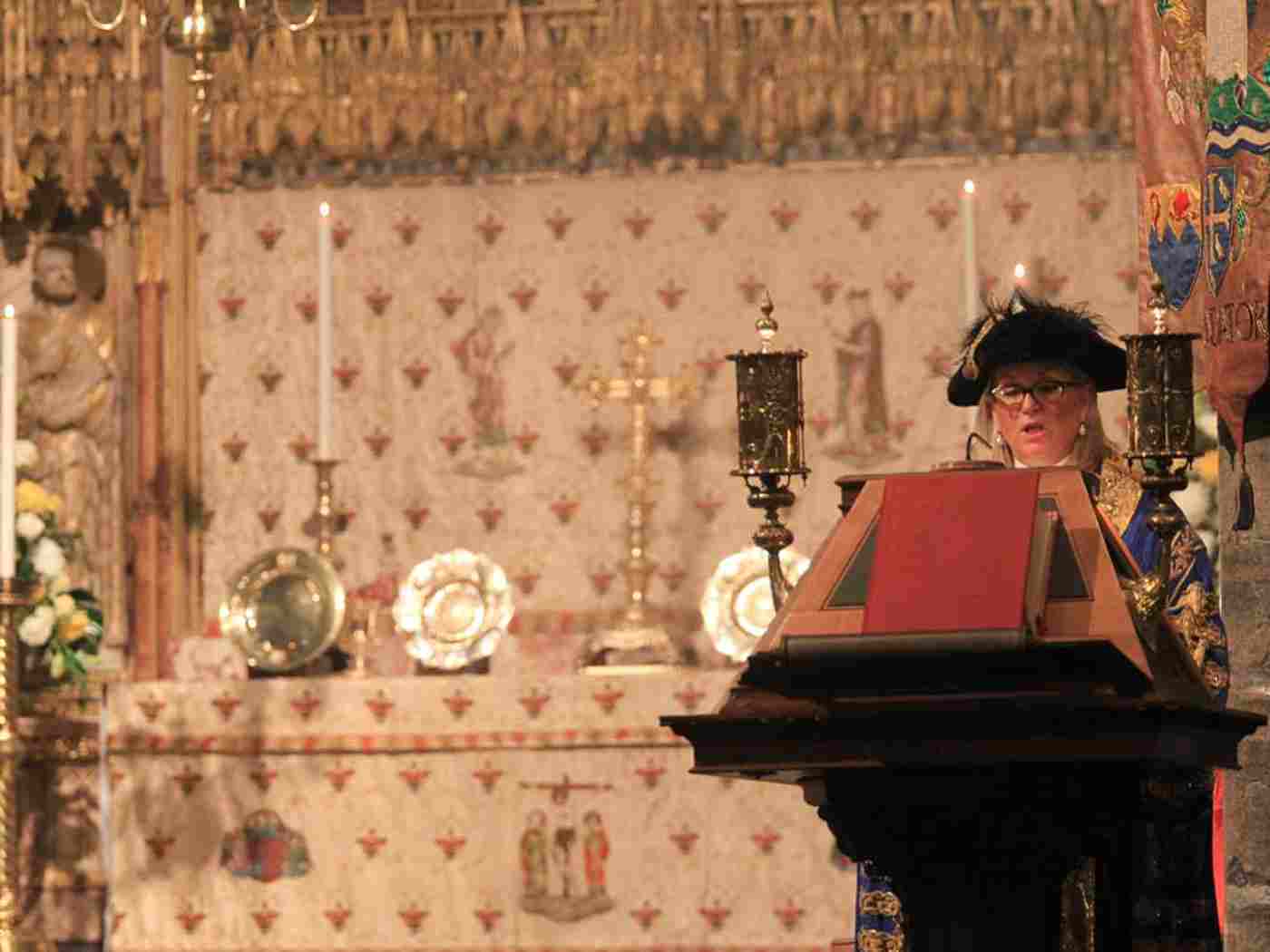 The Right Worshipful The Lord Mayor of Westminster and Deputy High Steward, Councillor Lindsey Hall, reads St Luke 19: 29-end