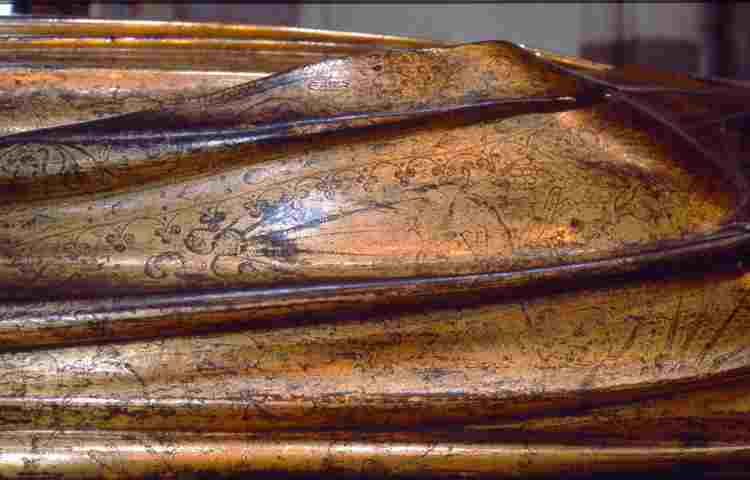 Sunburst design punched onto Richard II's tomb effigy
