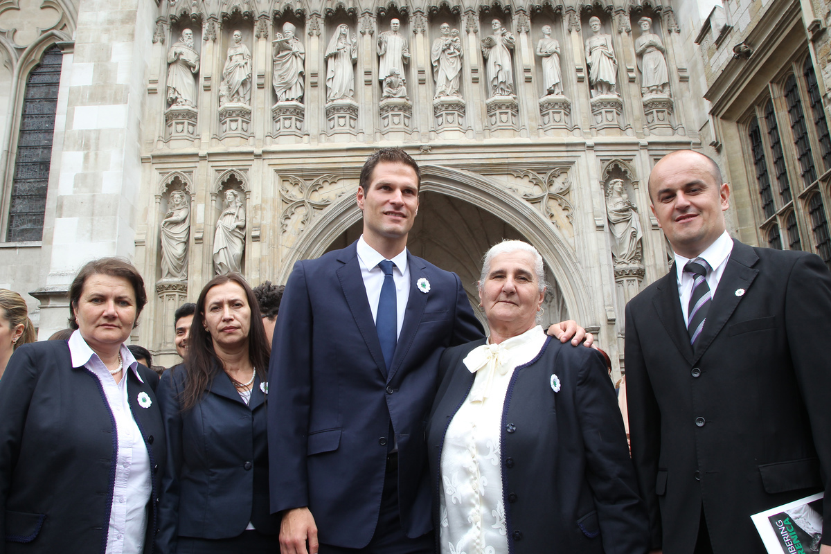 Westminster Abbey Marks Srebrenica Anniversary