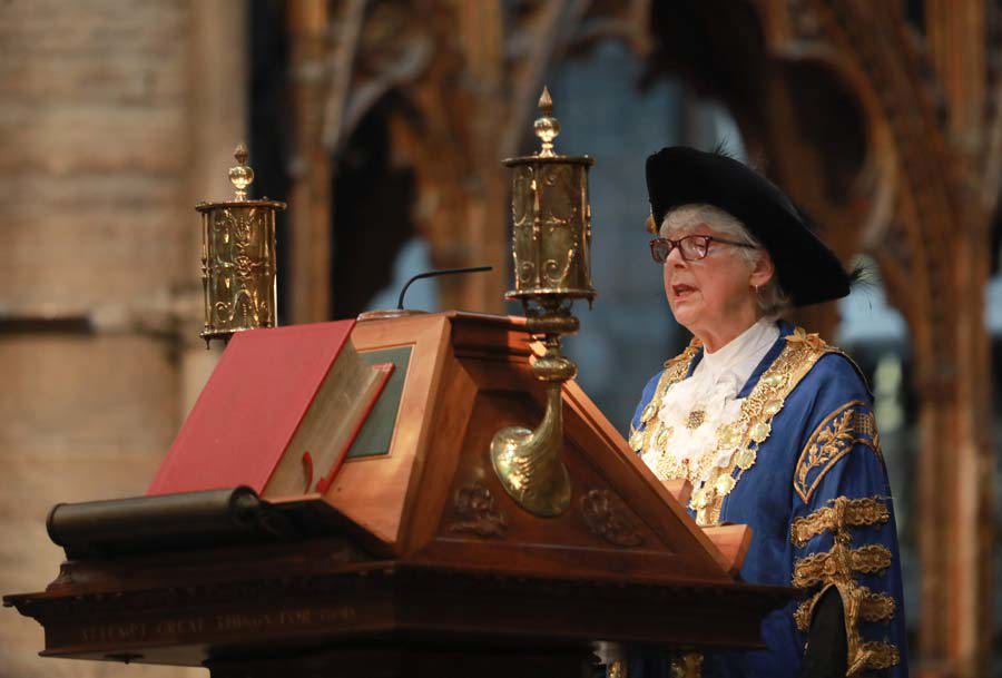 The Lord Mayor of Westminster, Councillor Ruth Bush, reads Luke 19:1-10