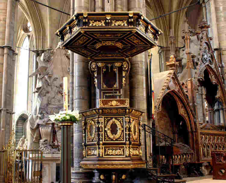 Photograph of the pulpit in the lantern in Westminster Abbey