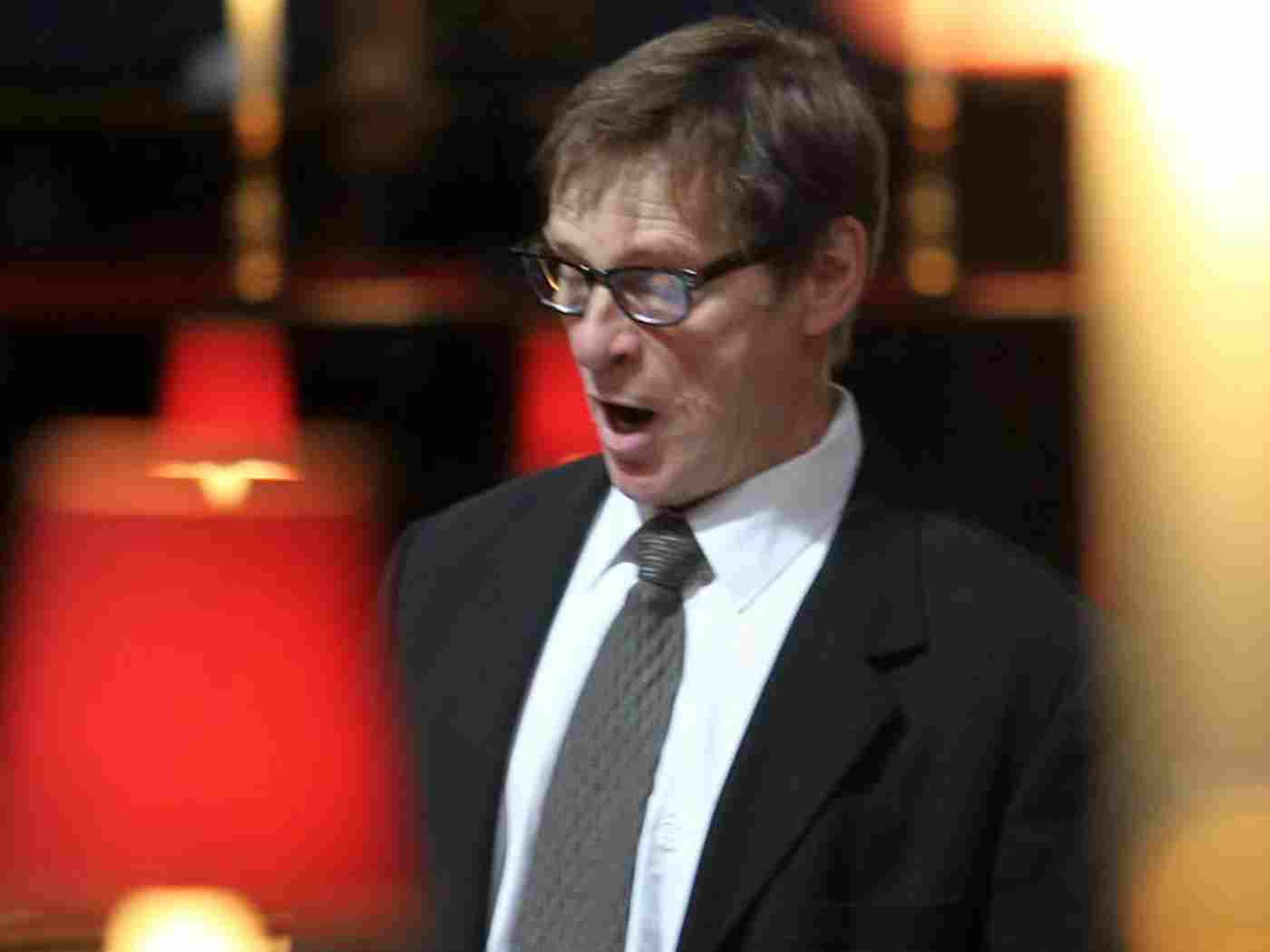 Sir Simon Keenlyside sings The Anthem