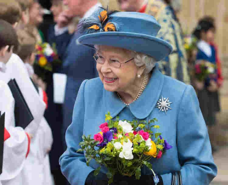 Photograph of Queen Elizabeth II at Westminster Abbey, representing an assembly for primary school students about her life