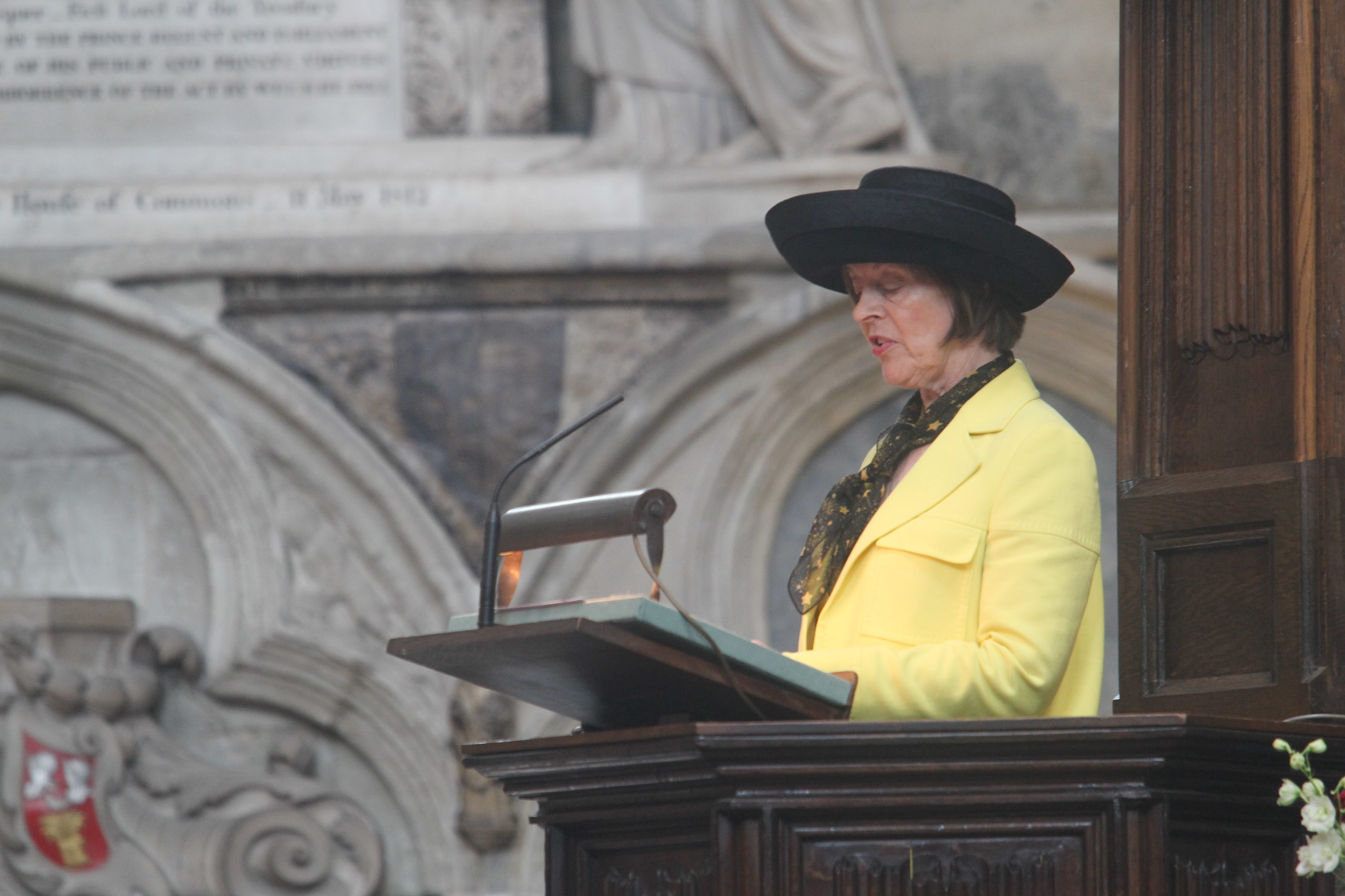 The Honourable Alexandra Shackleton reads from Shackleton's Boat Journey at the Nave Pulpit
