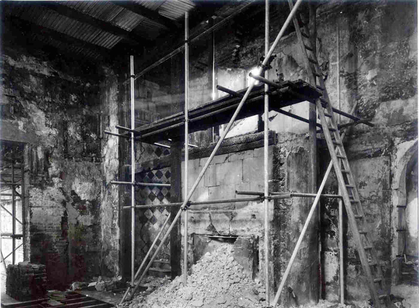 Cheyneygates outer room war damage 300 Westminster Abbey copyright photo-1.jpg