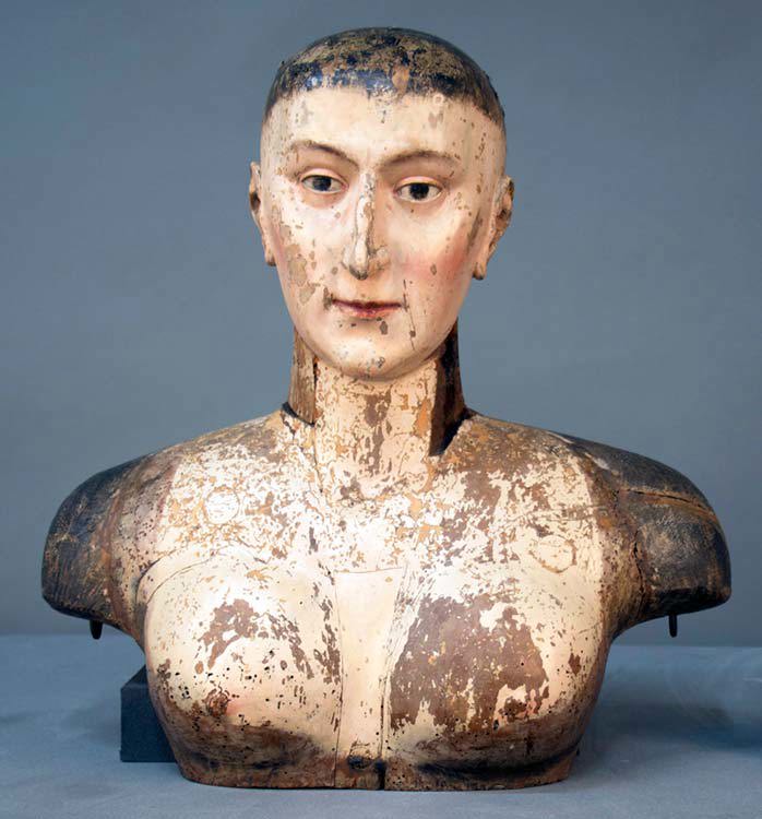 Head and shoulders of wooden funeral effigy of Anne of Denmark