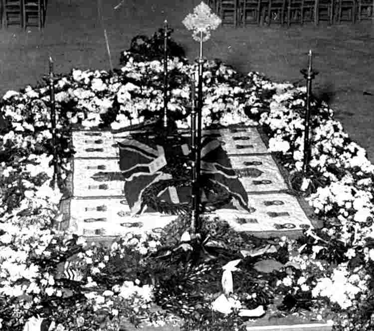 Actors' Church Union pall on the Grave of the Unknown Warrior