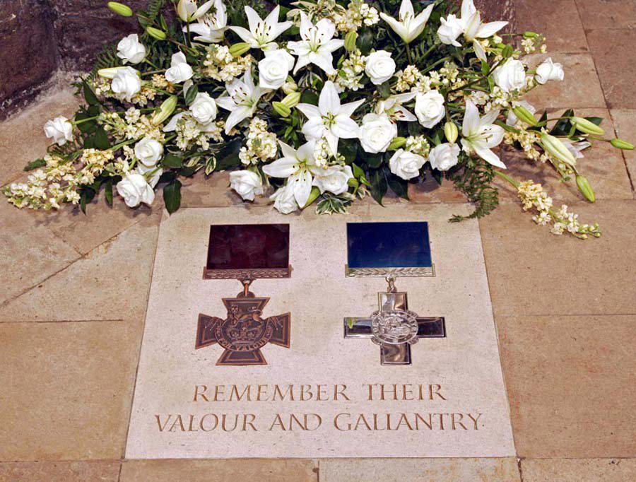 Victoria & George Cross Holders