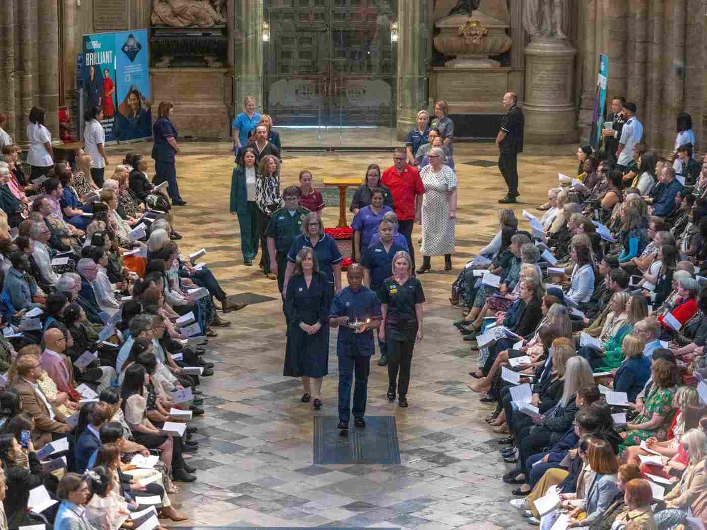 A lamp was carried from the Grave of the Unknown Warrior to the High Altar