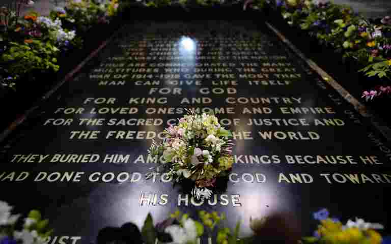 Queen's Coronation bouquet on the Grave of the Unknown Warrior