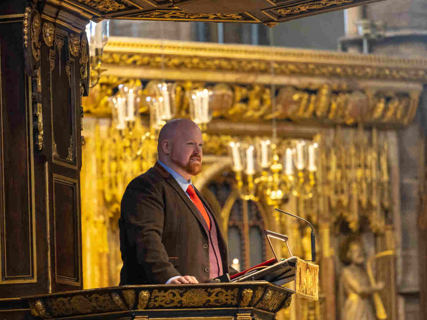 Opera singer and Help Musicians UK ambassador Nicky Spence reads a testimonial