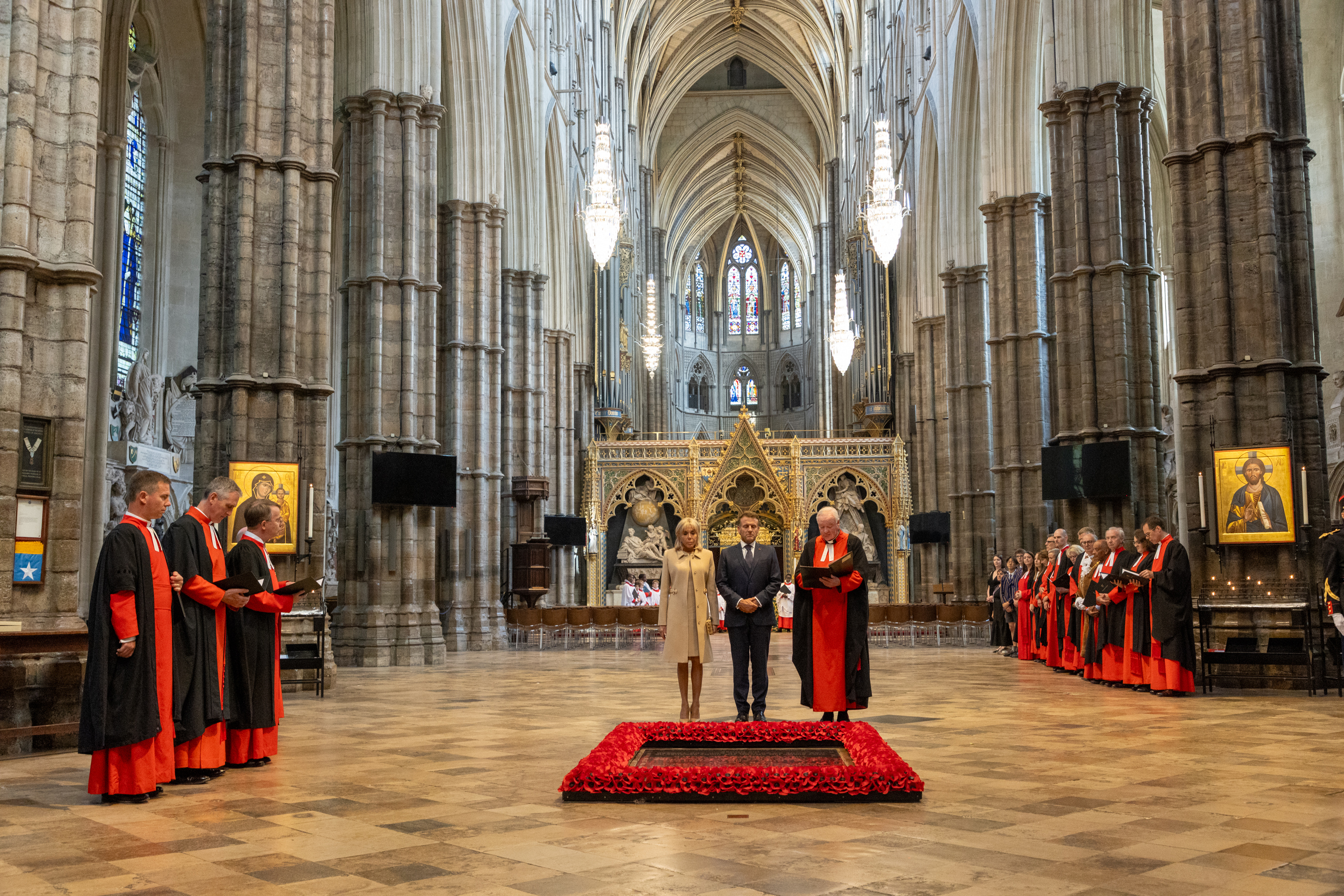 French President lays wreath at Warrior's grave
