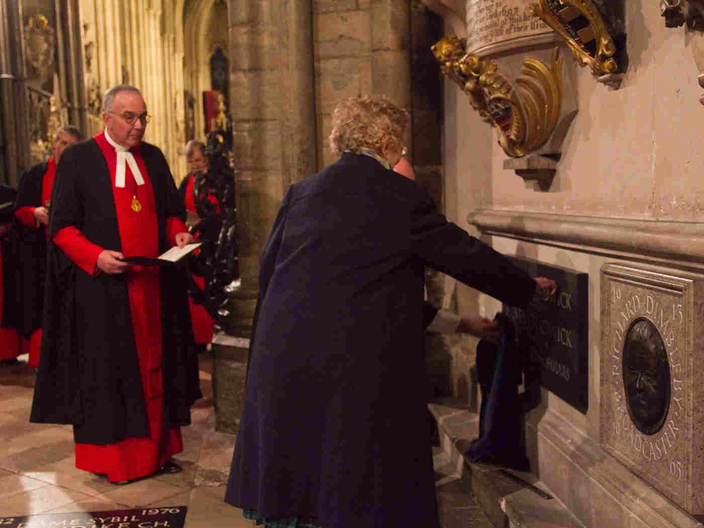 Lady Chadwick unveils the Memorial