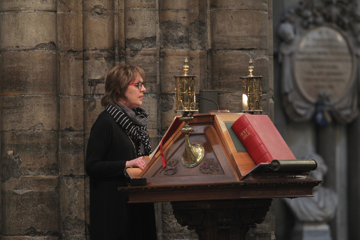 Penelope Wilton reads from the Great Lectern