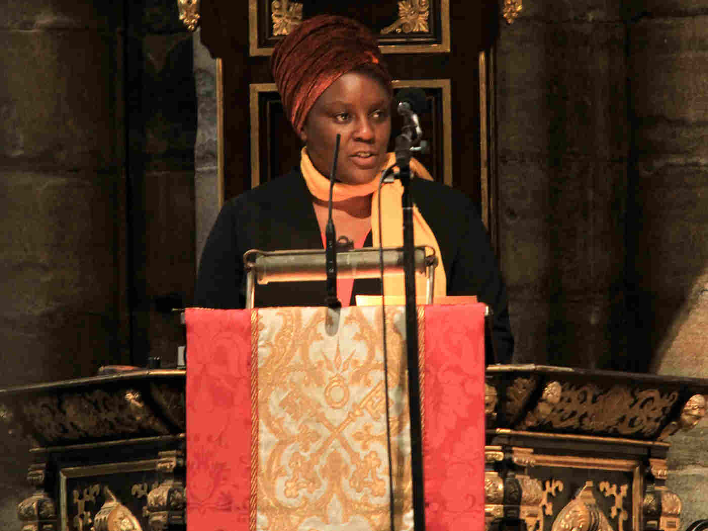 Amanda Khozi Mukwashi, Chief Executive, Christian Aid, gives a Testimony from the Great Pulpit