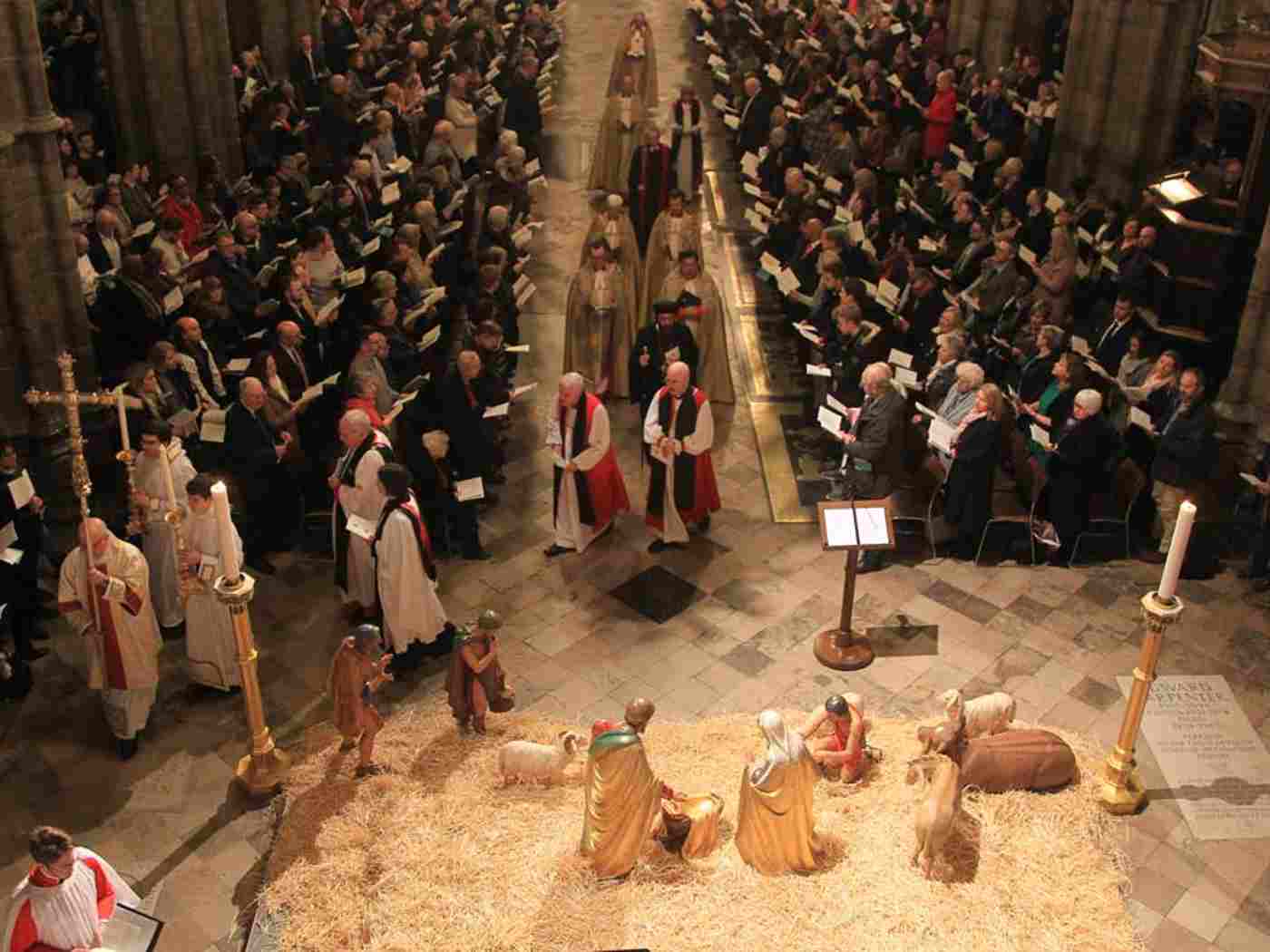 The Procession moves to the Quire Screen