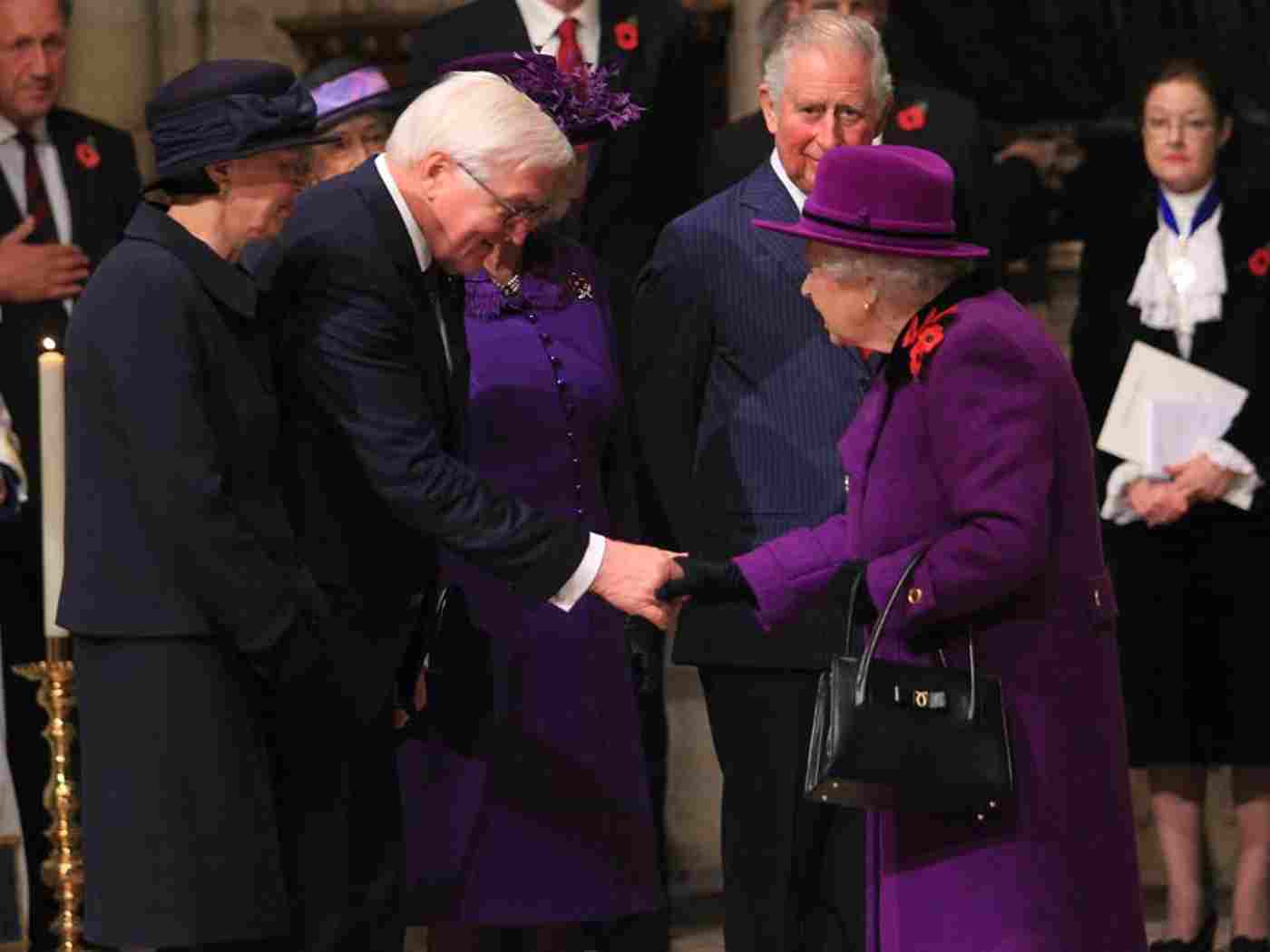 The Queen and the President of Germany shake hands