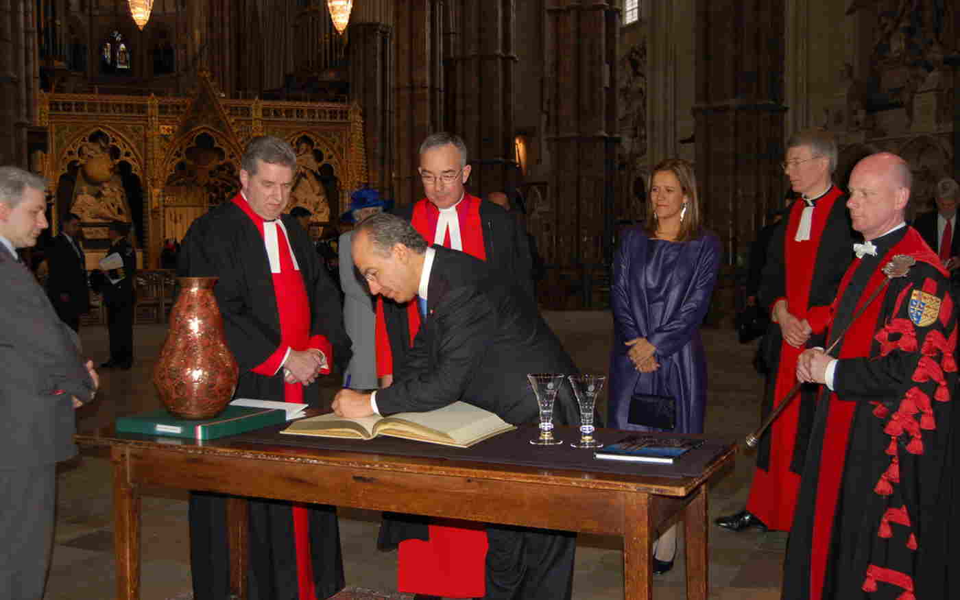 President of Mexico lays wreath at Abbey
