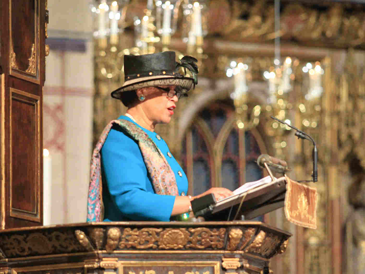 The Commonwealth Secretary-General, Baroness Scotland of Asthal QC, leads the Act of Affirmation to the Commonwealth