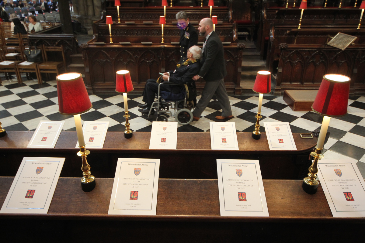 Arrivals at the Abbey