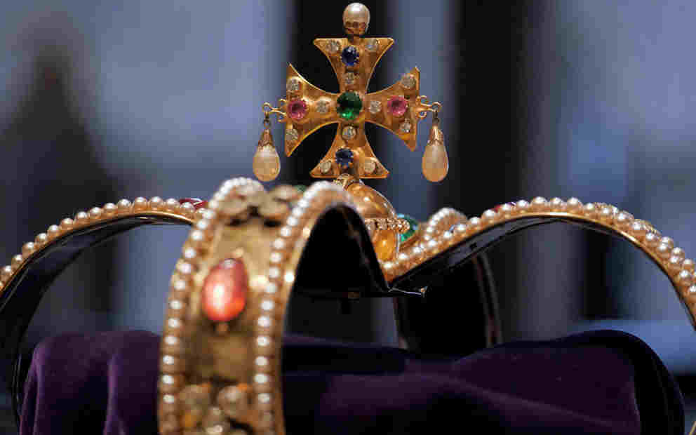 Des Regalias Royal regalia | Westminster Abbey