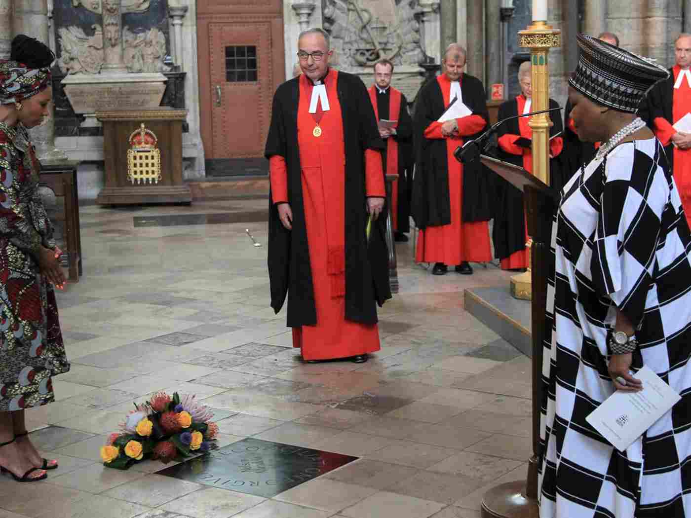 The Dean dedicates the memorial