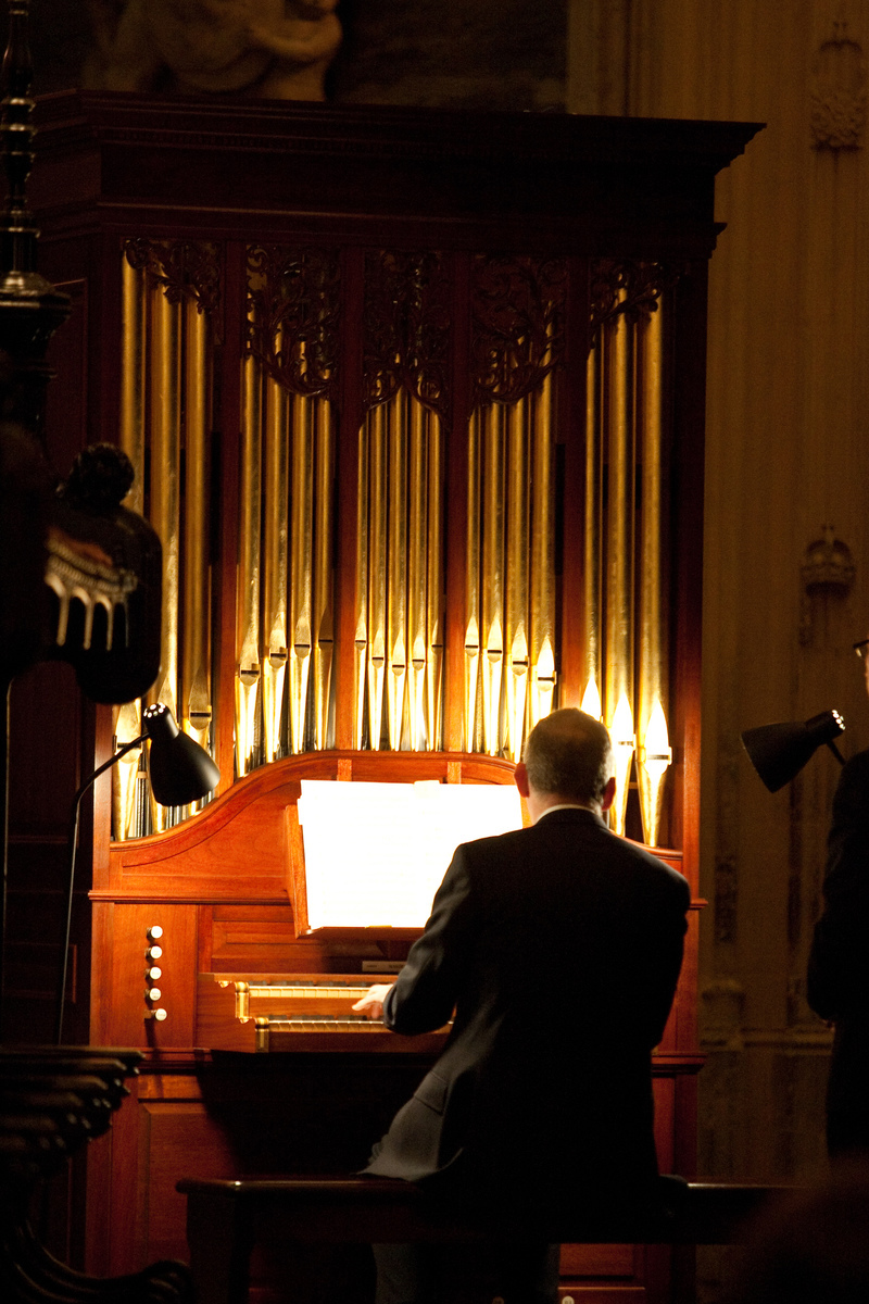 Queen’s Organ dedicated in Lady Chapel