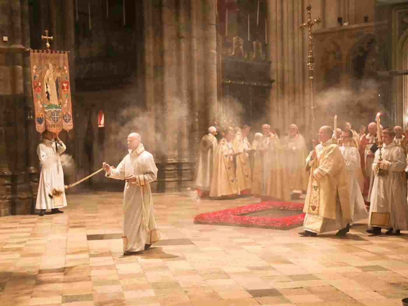 The Dean's Verger censes the Nave
