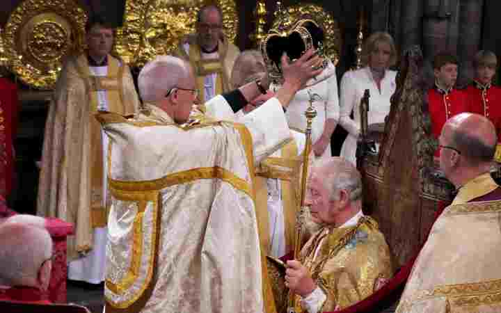 News: The King and Queen crowned