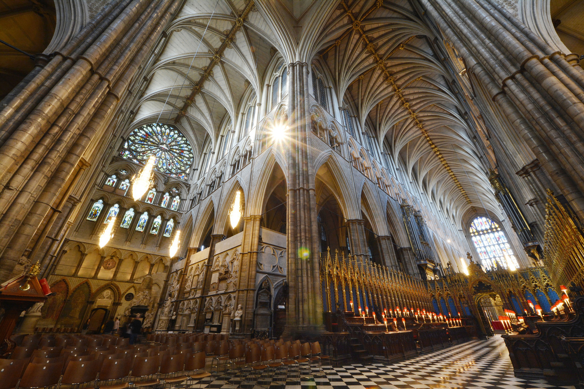 Covid vaccination centre opens in Poets' Corner