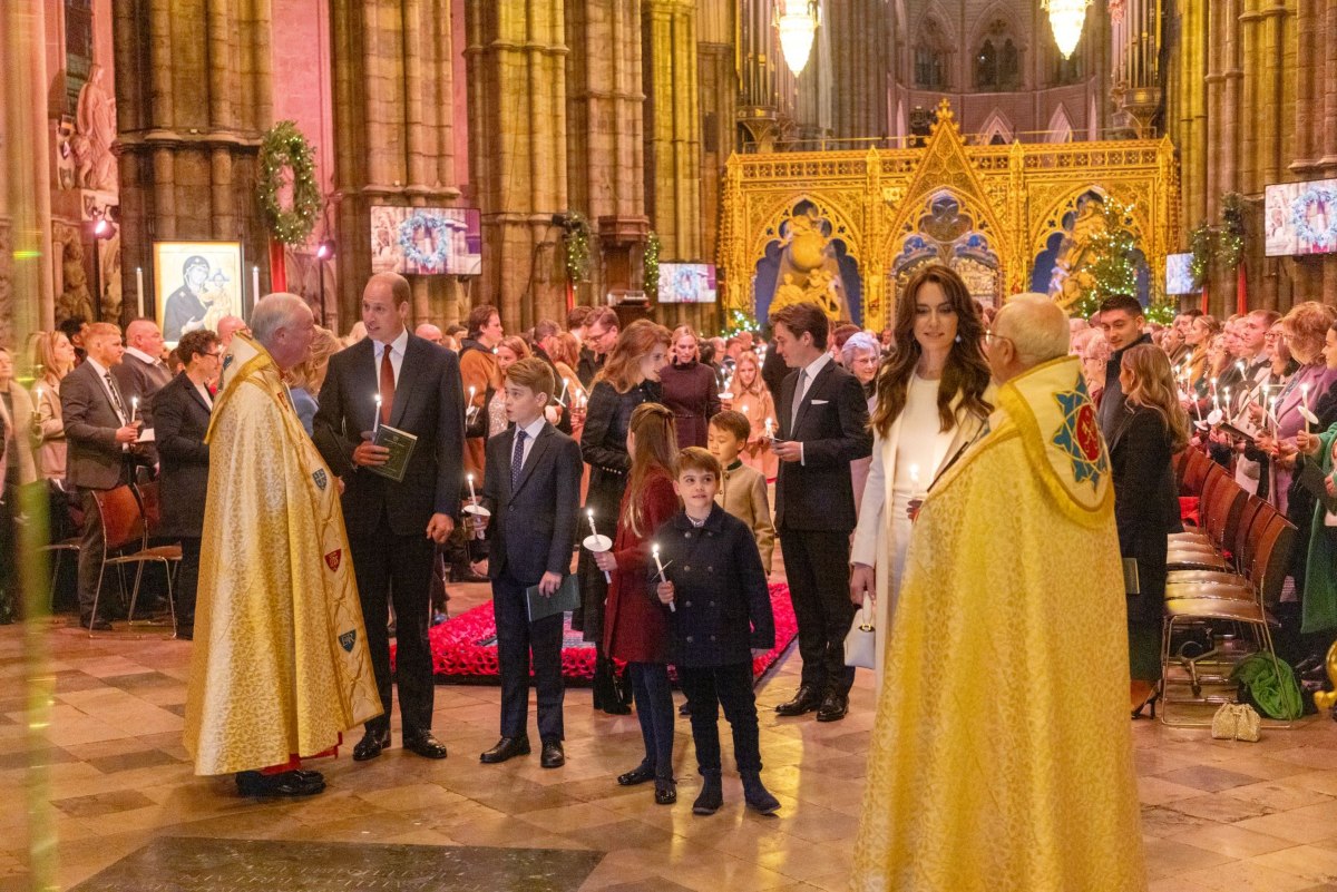 Families celebrate Christmas at royal carol service Westminster Abbey