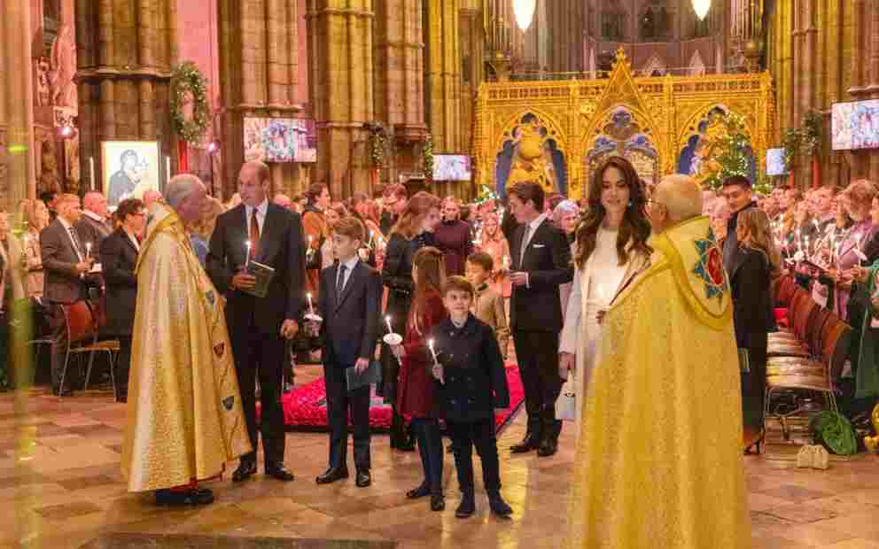 Families celebrate Christmas at royal carol service Westminster Abbey