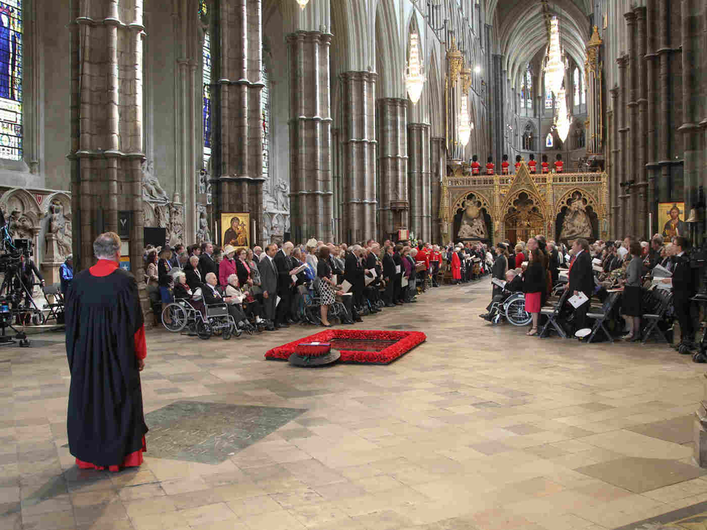 The service begins with a bidding from The Dean of Westminster