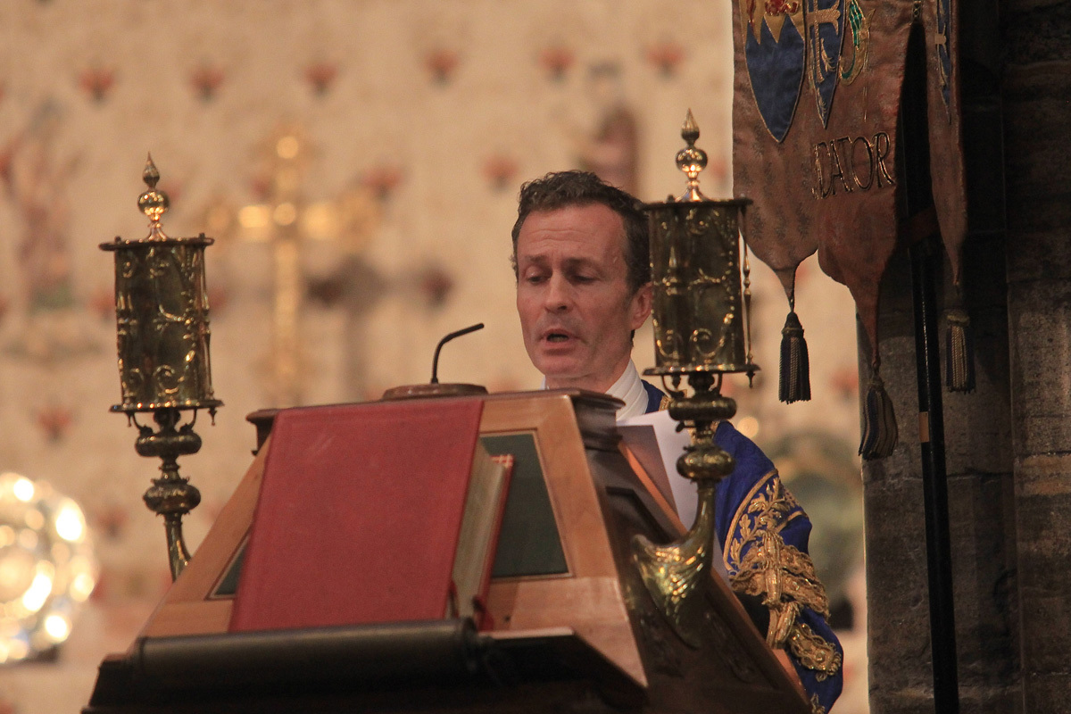 The Lord Mayor of Westminster, Councillor Ian Adams, reads St Luke 19: 29-end