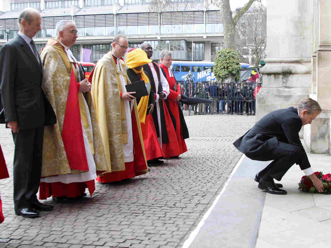 Lewis Lukens, Deputy Chief of Mission of the United States Embassy, lays a wreath under the statue of Martin Luther King Jr