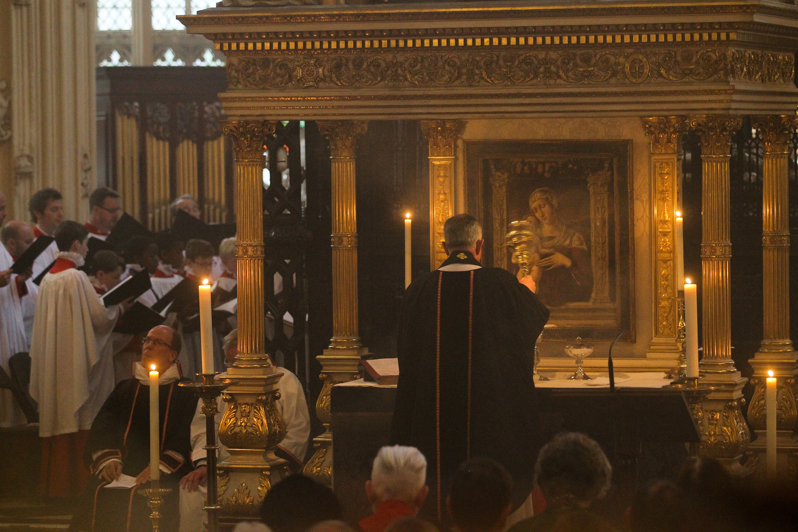 A Requiem Mass on the anniversary of the death of Henry VII was held in the Lady Chapel on 21st April