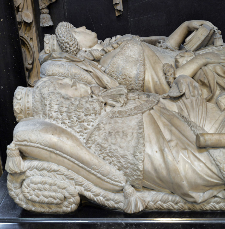 Heads of the effigies of Margaret and William on their monument