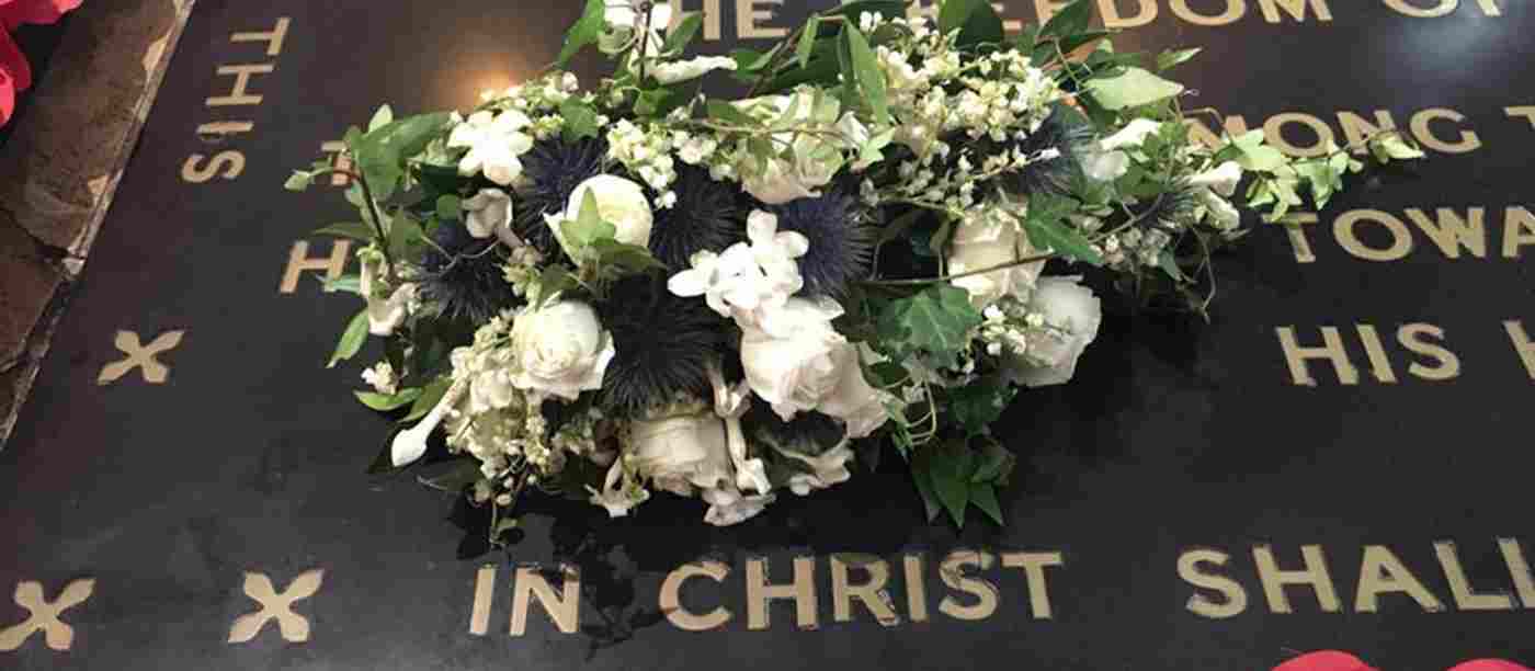 Royal wedding bouquet rests on Warrior’s grave