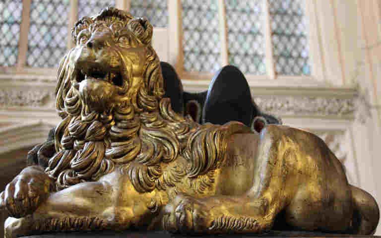 Photograph of a lion statue within Westminster Abbey, representing the links between the Abbey and C.S.Lewis' Narnia