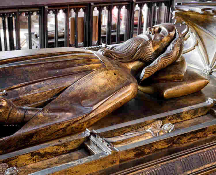 Photograph of a royal tomb within Westminster Abbey, representing a royal funeral assembly for primary school students