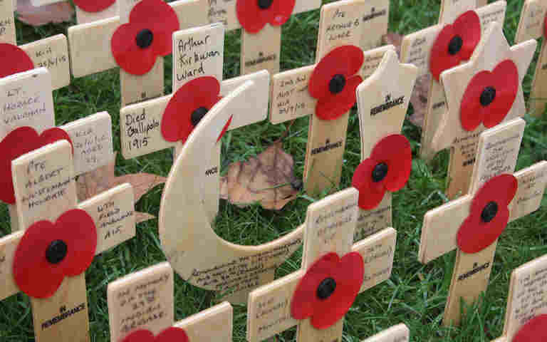 Photograph of multi-faith poppies within the Field of Remembrance at Westminster Abbey
