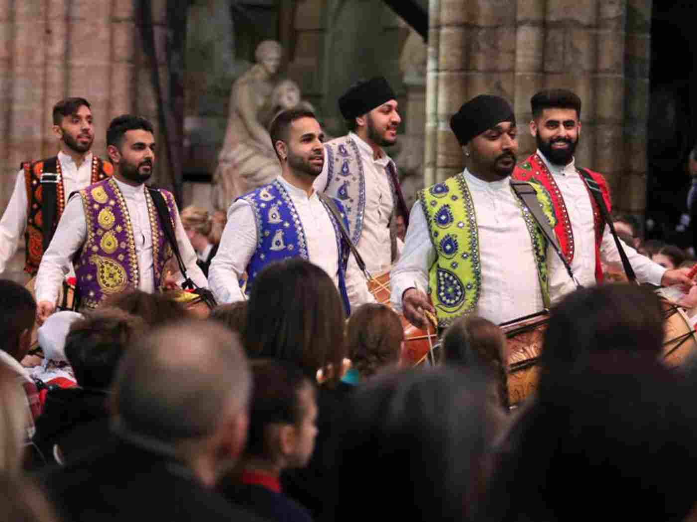 The Dhol Foundation perform Drummer's Reel