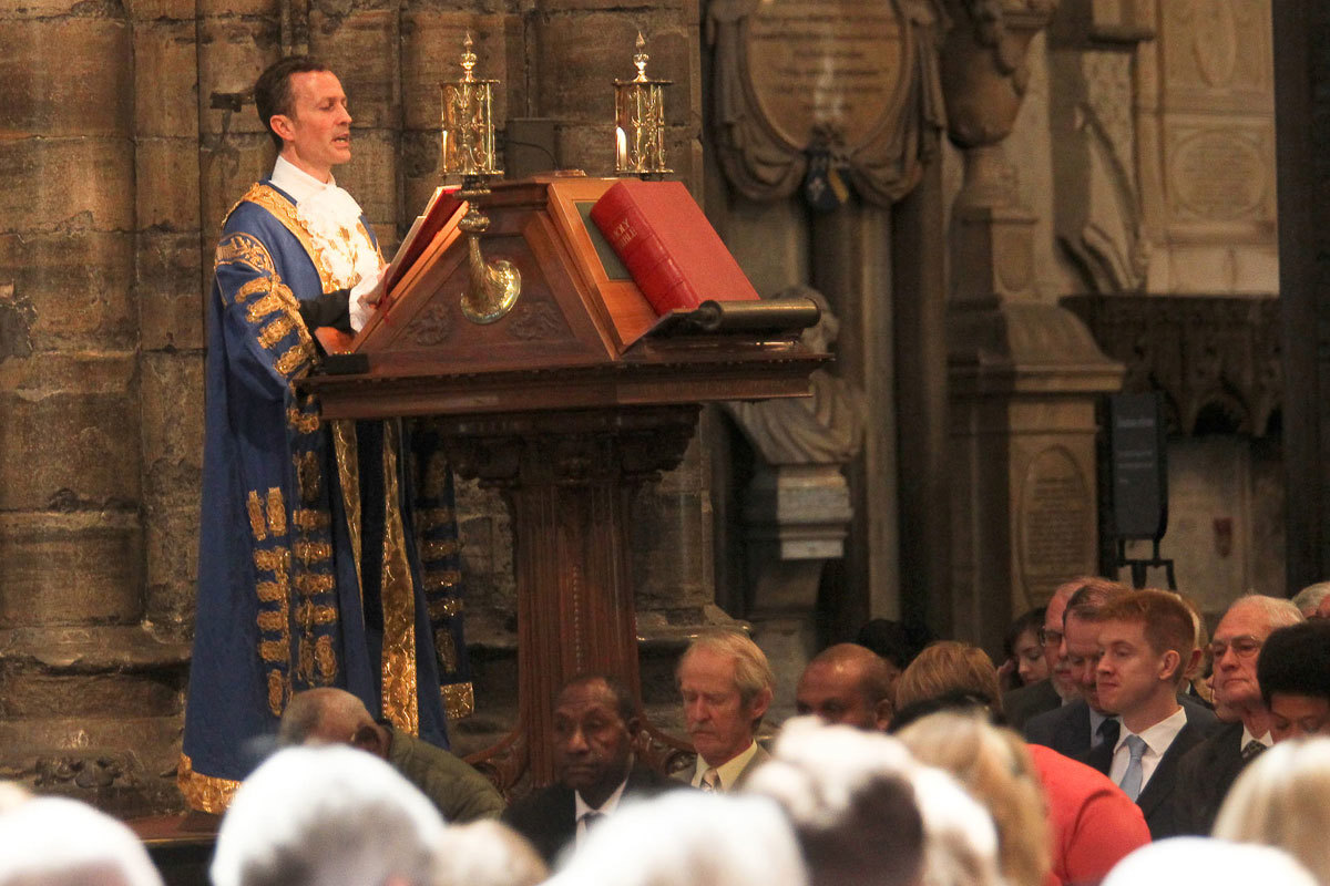 The Lord Mayor reads Galatians 3: 23-29
