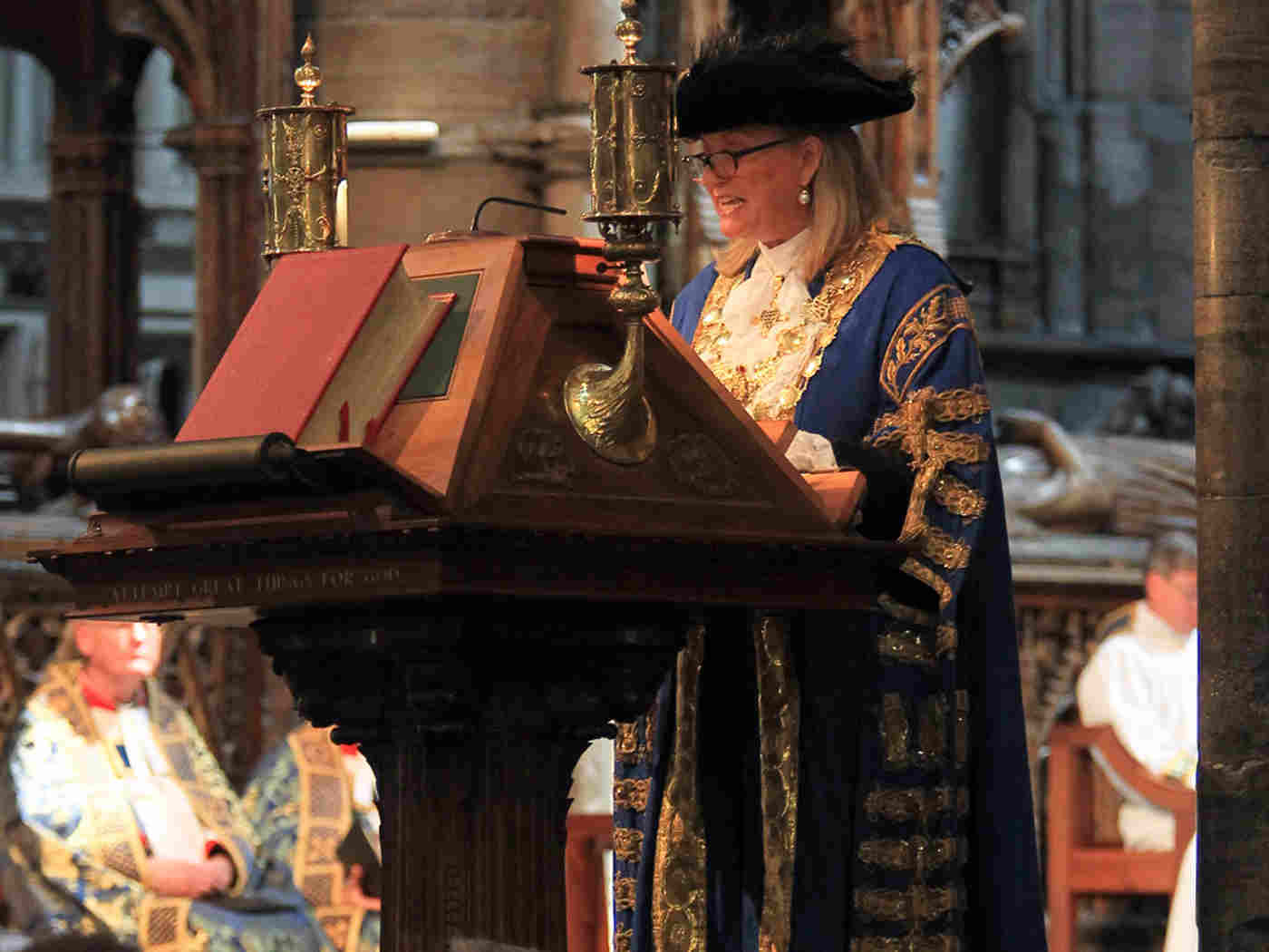 The Lord Mayor reads Acts 27: 33 - end
